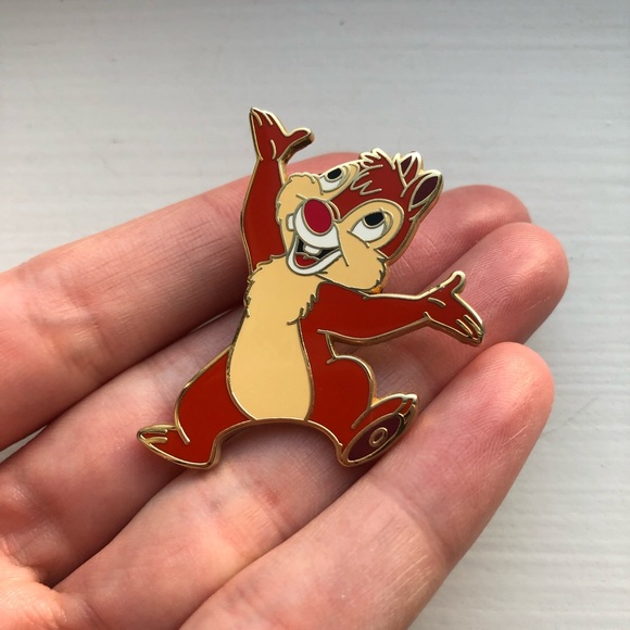 Vintage Dale (Chip ‘n’ Dale) chipmunk lapel pin - Picture 2 of 5